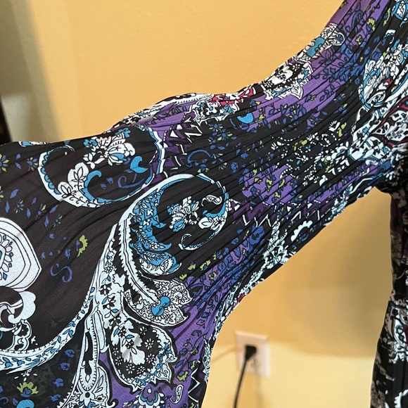 Dress Barn Women's Paisley Blouse in Purple and Black - Picture 6 of 7